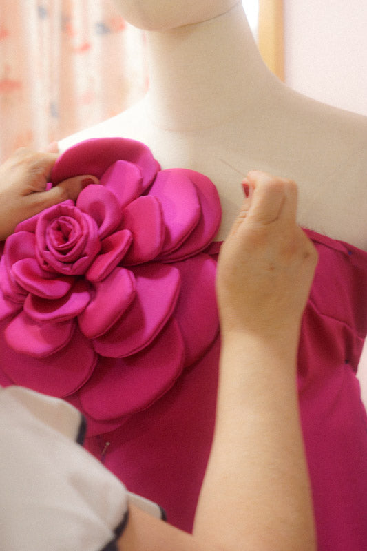 Cómo es el proceso de crear un vestido a medida