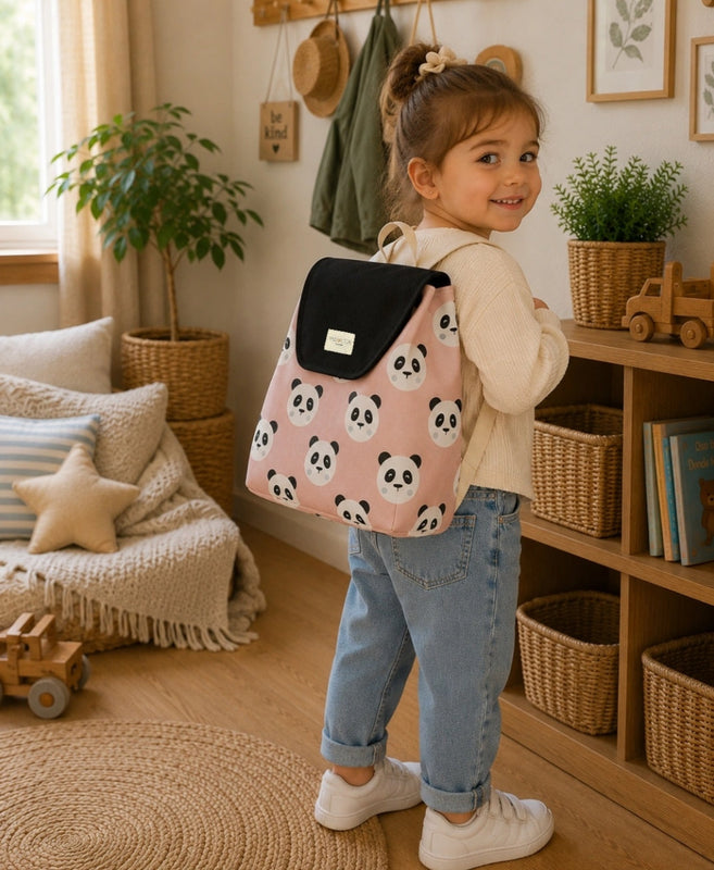 El set de guardería que las familias piden a juego: batita, mochila, funda de cuna y bolsa de muda
