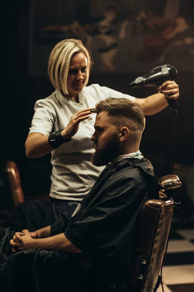 Grembiuli per parrucchiere ed estetica: stile e funzionalità in un unico design