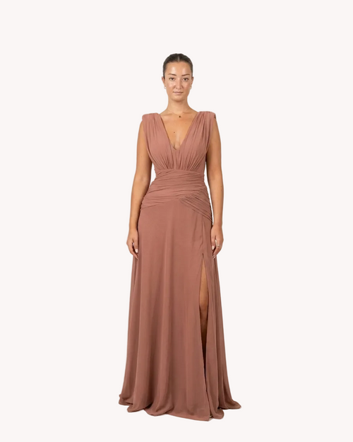 Vestido Olimpia de Atelier Yvicor en color negro, con diseño elegante y detalles en la parte superior.