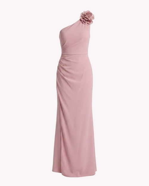 Vestido rosa palo de Atelier Yvicor con diseño elegante y corte femenino, mostrando el frente del vestido en la imagen.