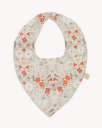 Babero bandana para bebé con estampado floral de mariposas, de Yvicor Atelier de Costura.