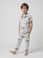Conjunto Infantil de Polo y Pantalón con Estampado de Safari - Atelier Yvicor