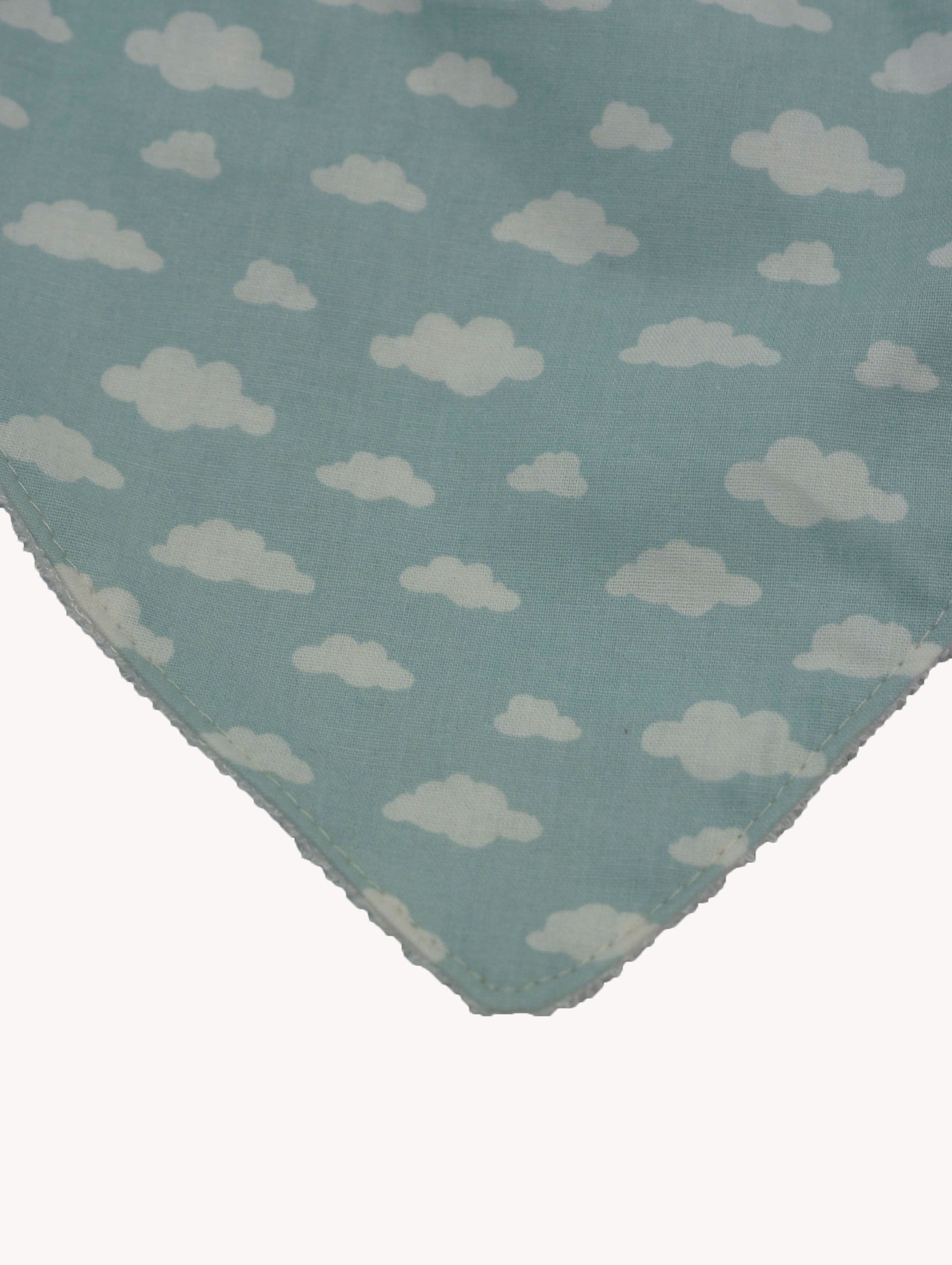 Babero Bandana Nubes Azul Yvicor Collection - Atelier Yvicor