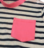 Conjunto de bebé marinero en rayas azul marino con short rosa coral, de Yvicor Atelier de Costura (vista 4).