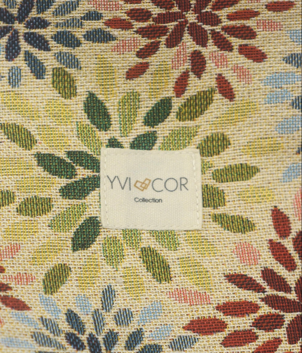 Mochila Camil artesanal con tejido tapiz de dalias multicolor y base azul petróleo, de Yvicor Atelier de Costura (vista 6).