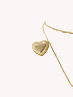 Collar Bisutería Triple Corazón Dorado Yvicor Collection - Atelier Yvicor