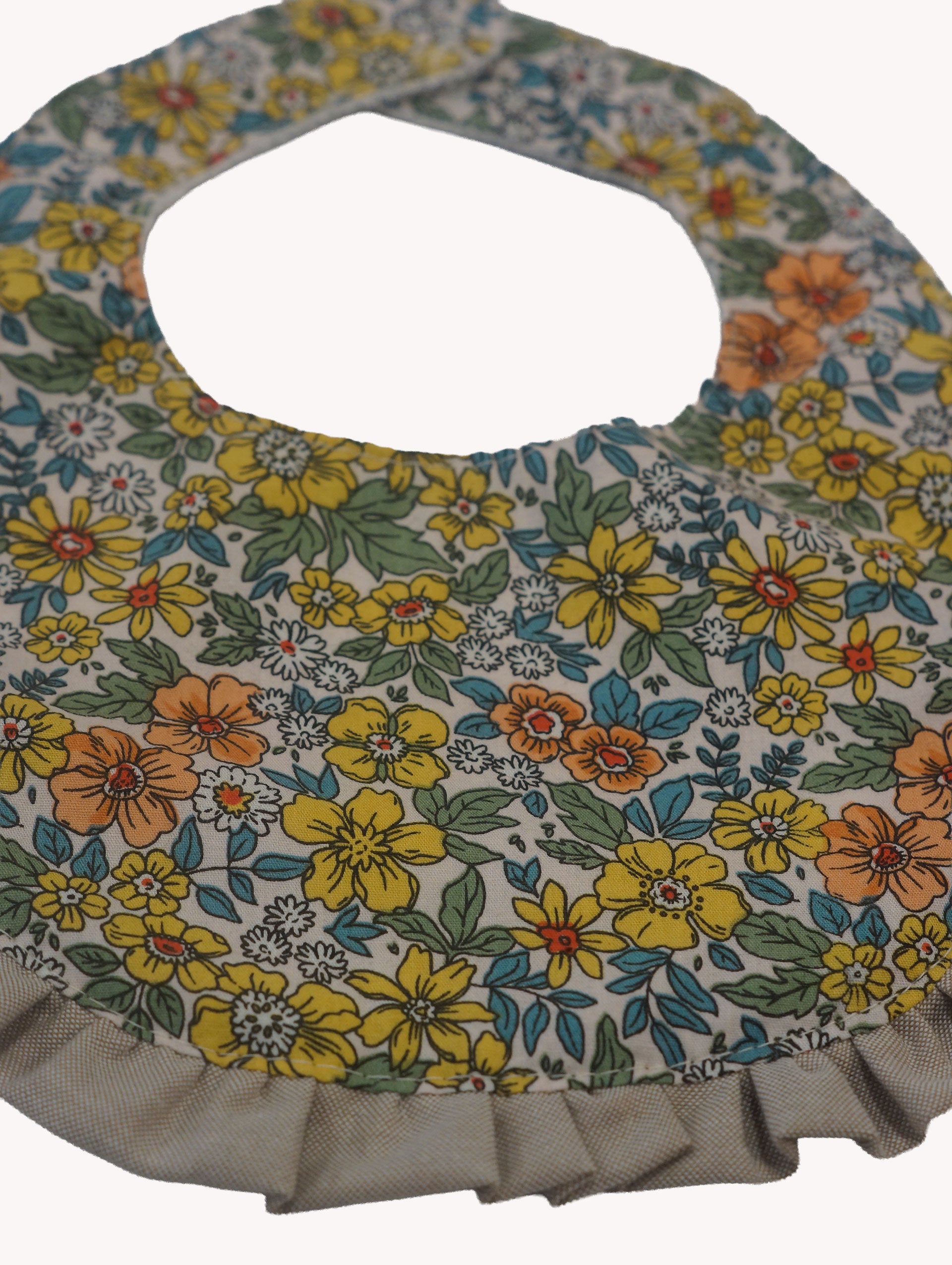 Conjunto Bebé Gorrito y Babero Floral Vintage - Atelier Yvicor